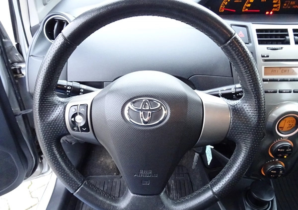 Toyota Yaris cena 25000 przebieg: 143000, rok produkcji 2011 z Kalisz małe 529